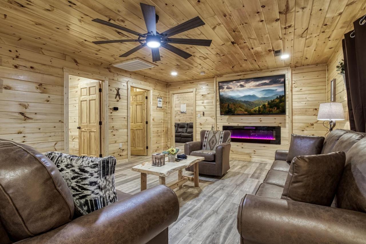 Hidden Creek, Pool Table, Hot Tub, 1089 Free Tickets Each Paid Day, Dollywood And More Гетлинбург Екстериор снимка