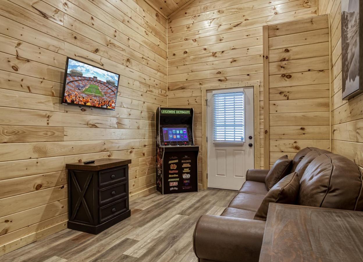 Hidden Creek, Pool Table, Hot Tub, 1089 Free Tickets Each Paid Day, Dollywood And More Гетлинбург Екстериор снимка